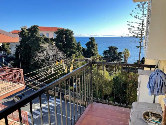 Appartamento in vendita di 80 m² in Strada Statale 1, 10
