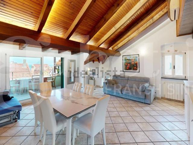 Appartamento in vendita di 80 m² in Via Tommaso Pertica
