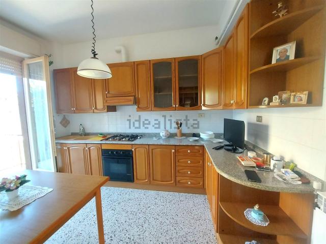 Appartamento in vendita di 80 m² in Via Ugo Foscolo, 5