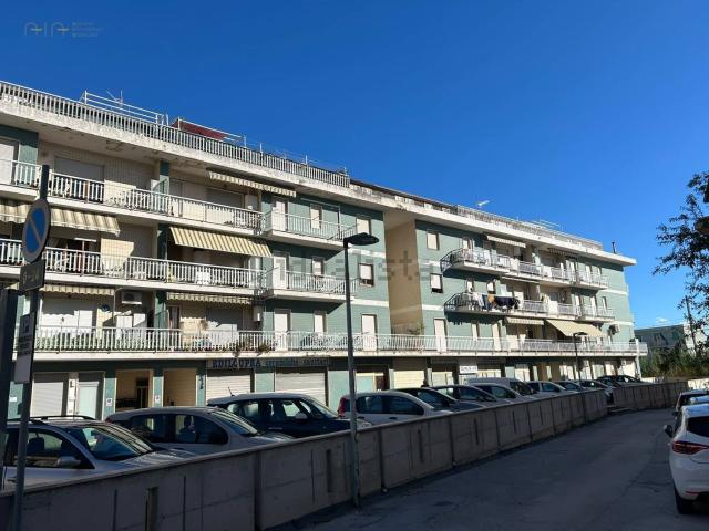 Appartamento in vendita di 80 m² in Via Ugo Foscolo