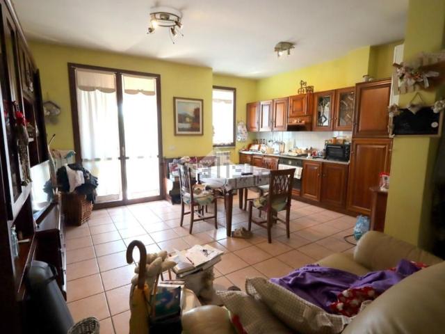 Appartamento in vendita di 80 m² in Via Ugo Foscolo, 84
