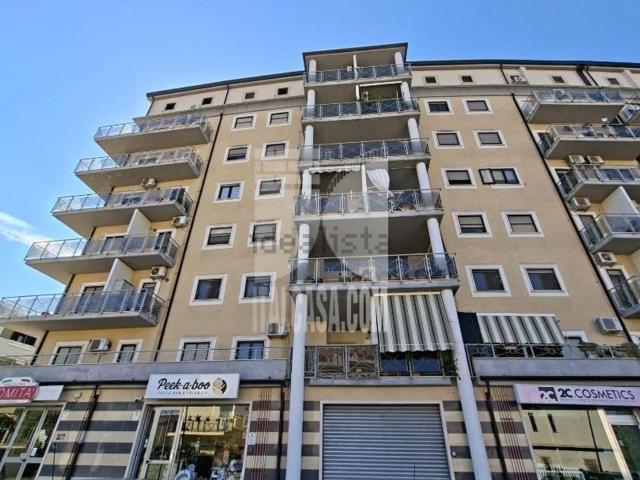 Appartamento in vendita di 80 m² in Via Unione Europea