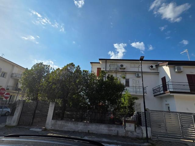 Appartamento in vendita di 300 m² in Via Vincenzo Bellini