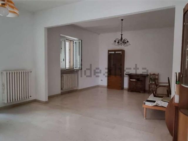 Appartamento in vendita di 80 m² in Via Vincenzo Ragni, 234