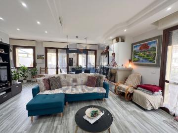 Appartamento in vendita di 80 m² in Via XXV Aprile, 1