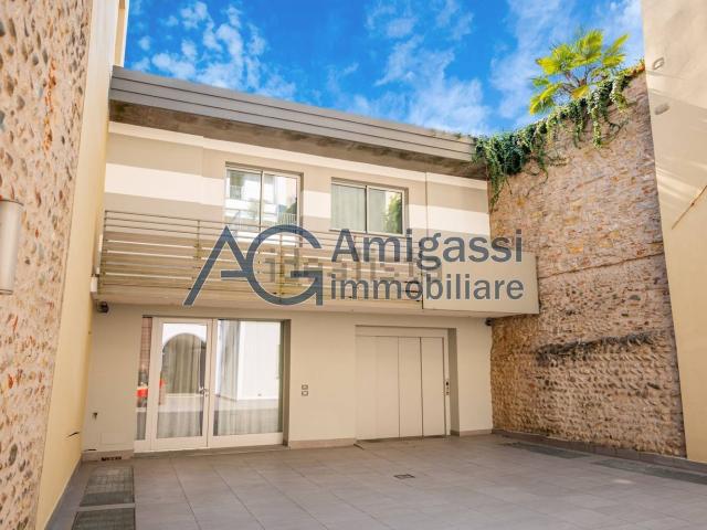 Appartamento in vendita di 80 m² in Via Zambonate