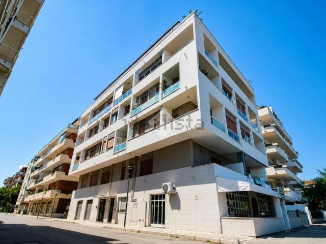 Appartamento in vendita di 80 m² in Via Zara, 39