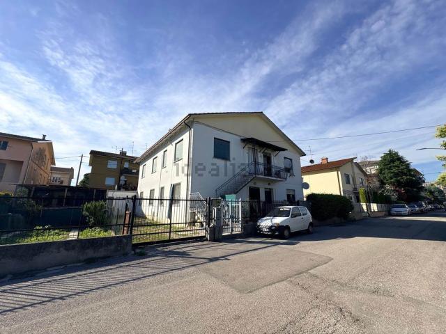 Appartamento in vendita di 80 m² in Via A. Manzoni, 72
