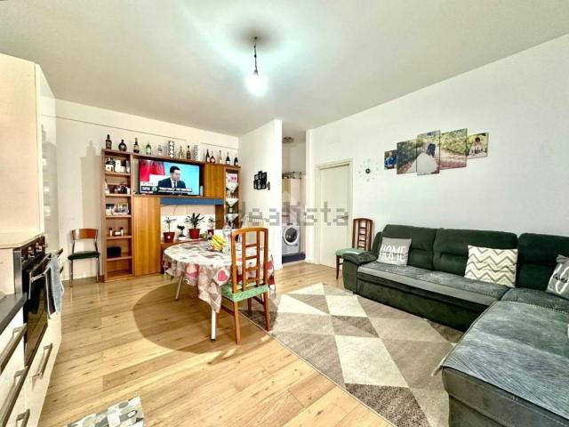 Appartamento in vendita di 80 m² in Via A. Locatelli, 64