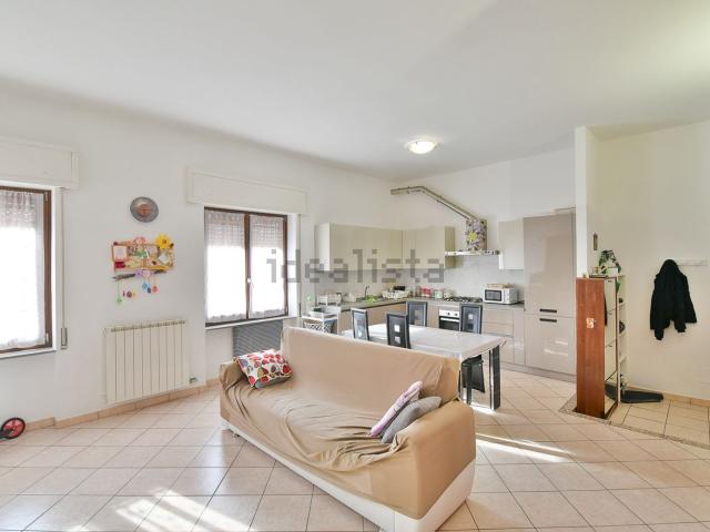Appartamento in vendita di 80 m² in Via Alessandro Manzoni
