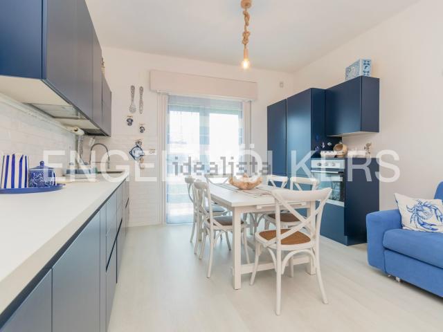 Appartamento in vendita di 80 m² in Via Andrea Bafile 28° Accesso al Mare