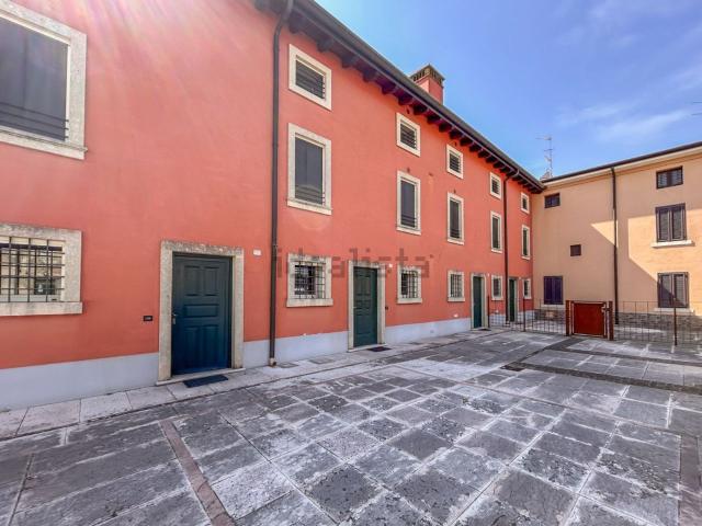 Appartamento in vendita di 80 m² in Via Brenzoni