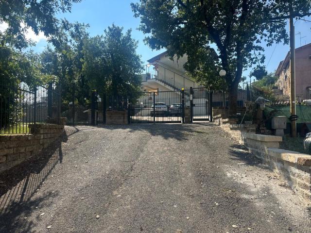 Appartamento in vendita di 80 m² in Via Capomandro, 10