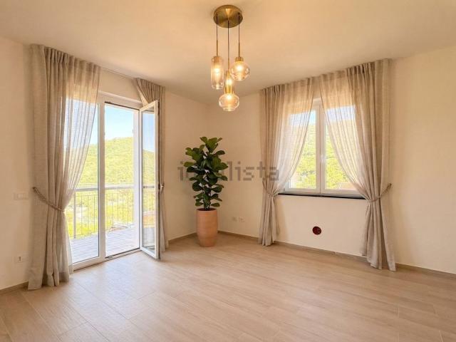 Appartamento in vendita di 80 m² in Via Caresana Vecchia