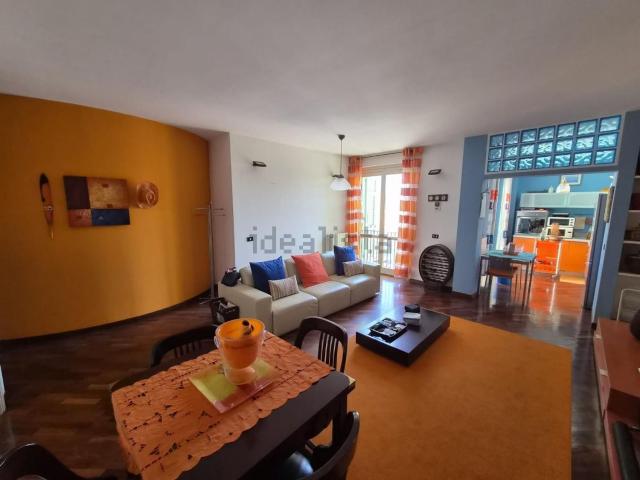 Appartamento in vendita di 80 m² in Via Castelli, 33