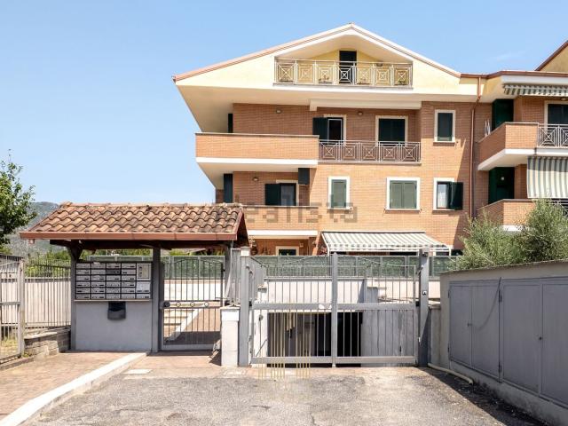 Appartamento in vendita di 80 m² in Via Casal Bellini, 24