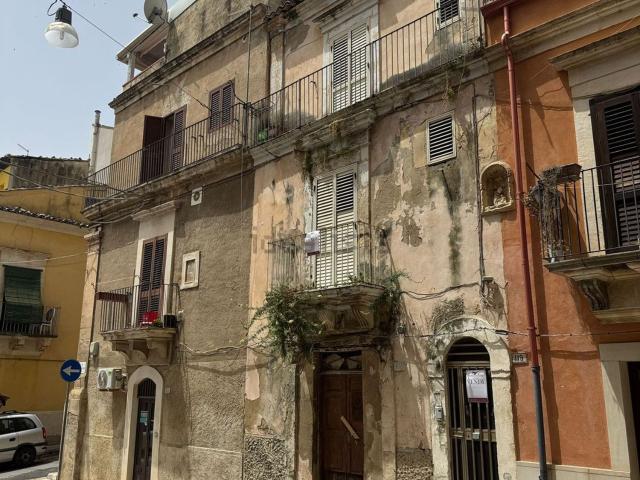 Appartamento in vendita di 80 m² in Via Cavalier Francesco Destefano, 107
