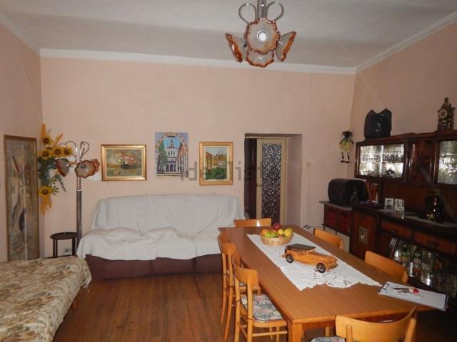 Appartamento in vendita di 80 m² in Via Cavour, 46