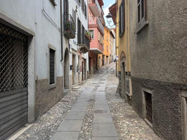 Appartamento in vendita di 80 m² in Via Cesare Battisti