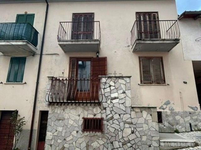 Appartamento in vendita di 80 m² in Via Cesare Battisti, 4