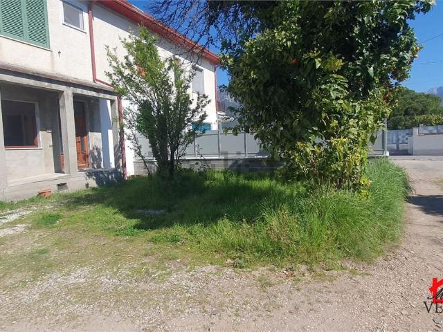 Appartamento in vendita di 80 m² in Via Chiusa, 38
