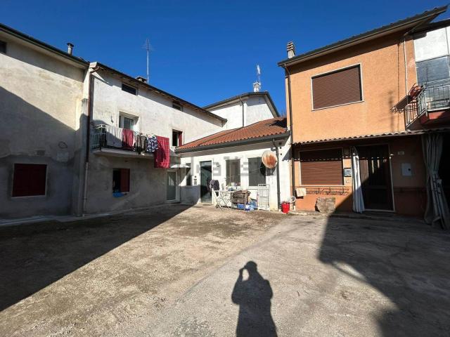 Appartamento in vendita di 80 m² in Via Chiesa Nuova, 1
