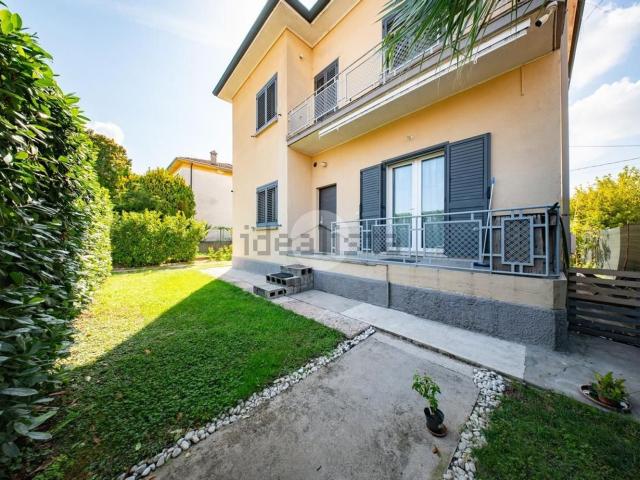 Appartamento in vendita di 80 m² in Via Cisa, 16
