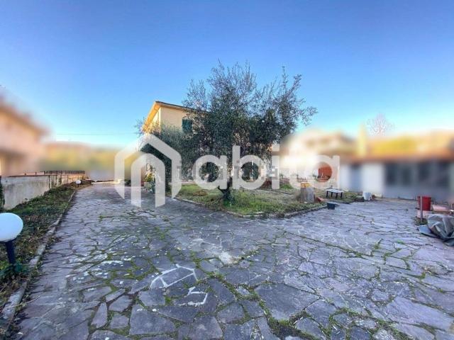 Appartamento in vendita di 80 m² in Via degli Ulivi