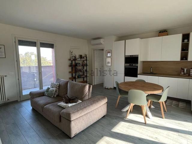 Appartamento in vendita di 80 m² in Via dei Salici, 18
