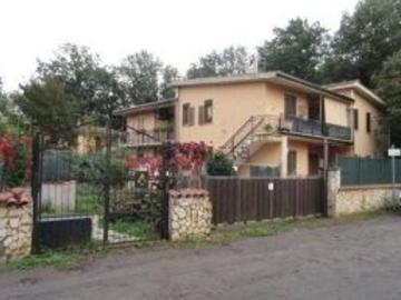 Appartamento in vendita di 80 m² in Via dei Pini, 156
