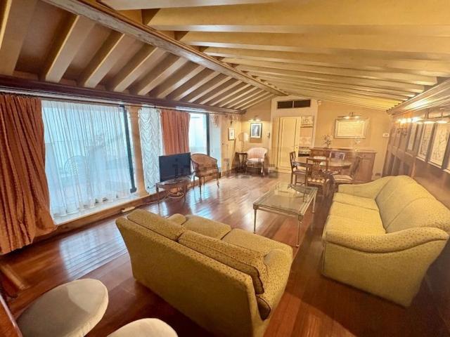 Appartamento in vendita di 80 m² in Via del Santo