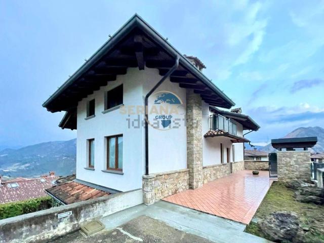 Appartamento in vendita di 160 m² in Via dell&apos Agro