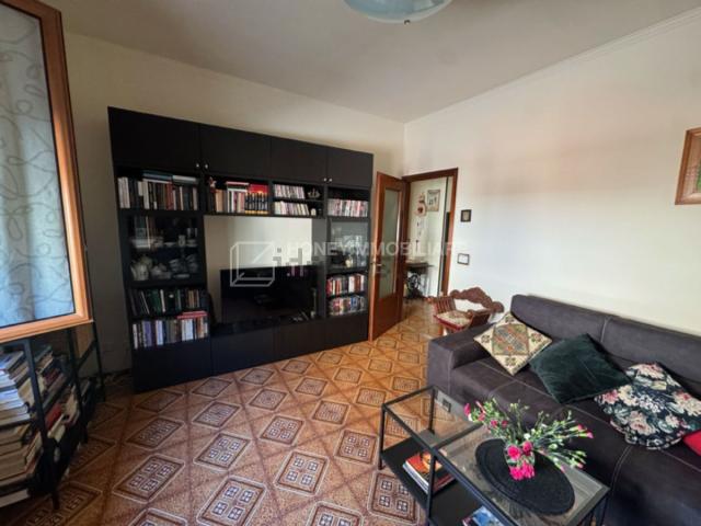 Appartamento in vendita di 80 m² in Via Dell&apos Unità, 41