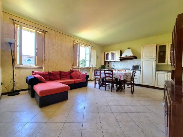 Appartamento in vendita di 80 m² in Via della Santina, 4