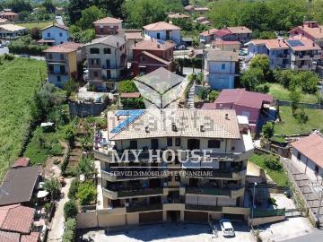 Appartamento in vendita di 80 m² in Via della Selce, 1