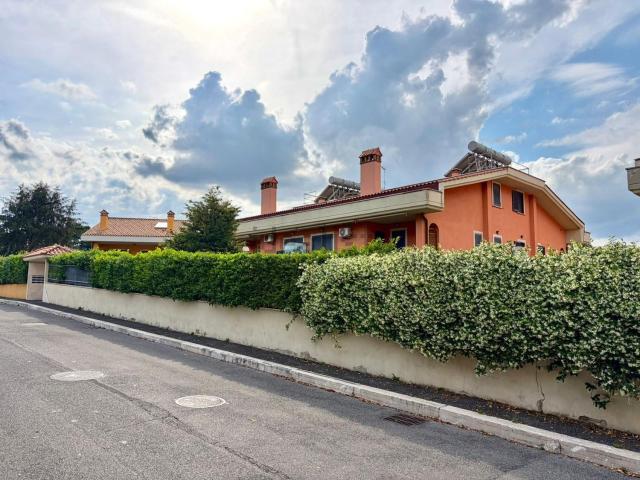 Appartamento in vendita di 80 m² in Via delle Querce