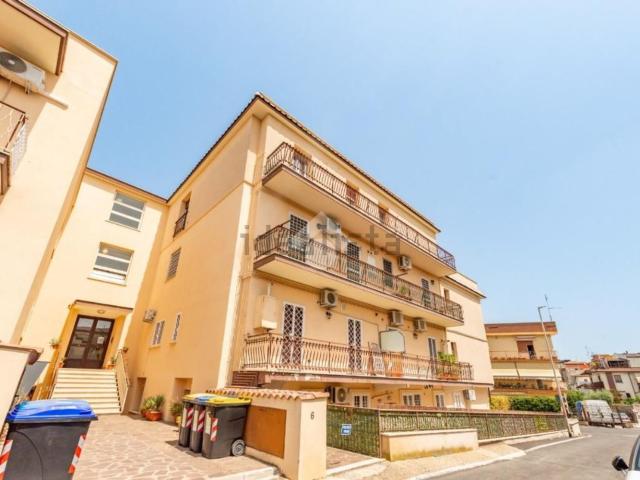Appartamento in vendita di 80 m² in Via di Vermicino, 60