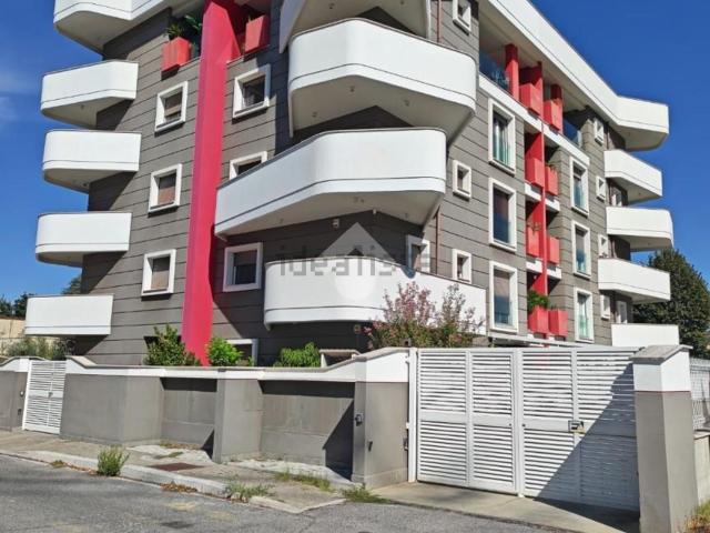 Appartamento in vendita di 80 m² in Via Domizia, 12