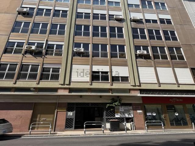 Appartamento in vendita di 80 m² in Via Dogali, 1