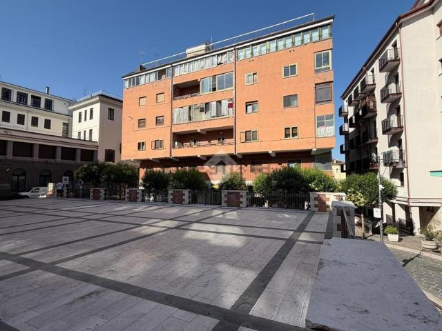Appartamento in vendita di 80 m² in Via Due Torri, 3