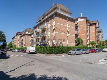 Appartamento in vendita di 80 m² in Via Edoardo Jenner, 12