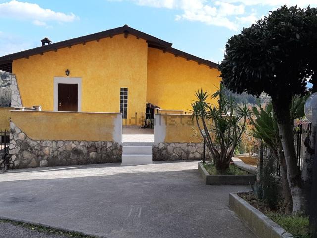 Appartamento in vendita di 80 m² in Via Farnete, 1