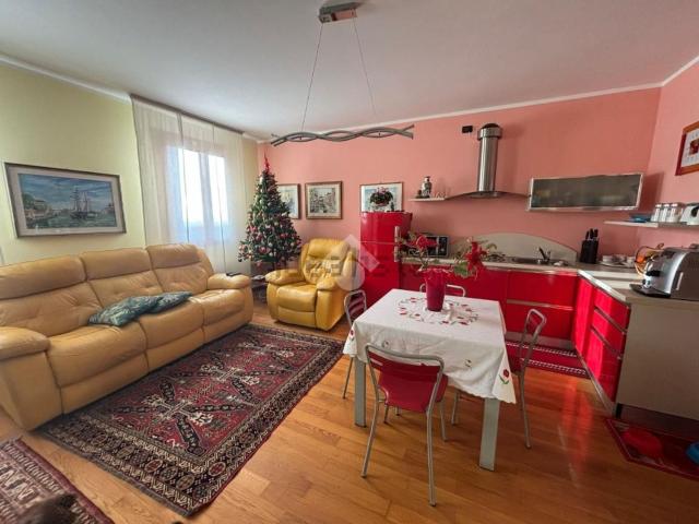 Appartamento in vendita di 80 m² in Via Feratine, 1