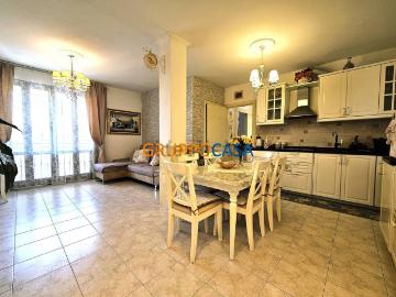 Appartamento in vendita di 80 m² in Via Firenze, 1