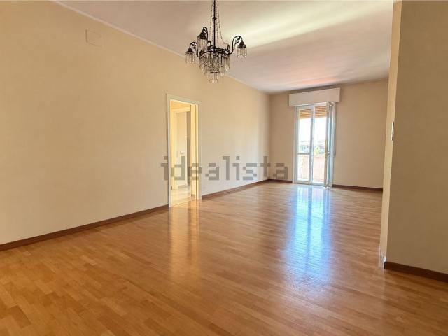 Appartamento in vendita di 80 m² in Via Francesco Cassoli, 2