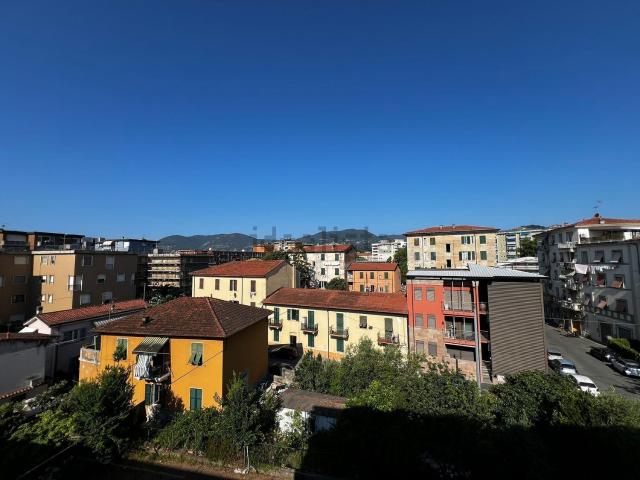 Appartamento in vendita di 80 m² in Via Giorgio Viani, 27
