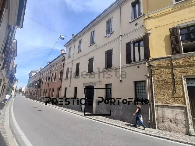 Appartamento in vendita di 80 m² in Via Giulio Romano