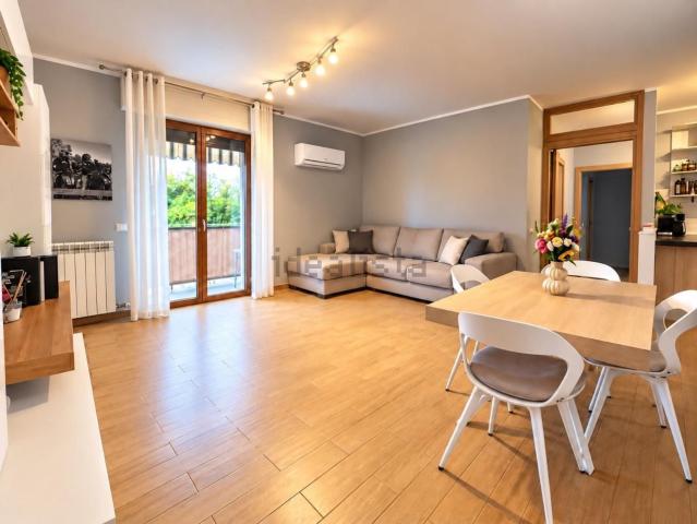Appartamento in vendita di 80 m² in Via Giuseppe di Vittorio, 19037