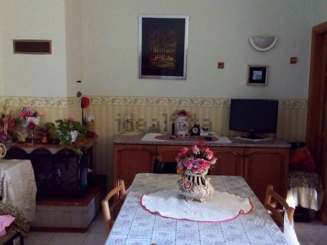 Appartamento in vendita di 80 m² in Via III Ottobre, 8