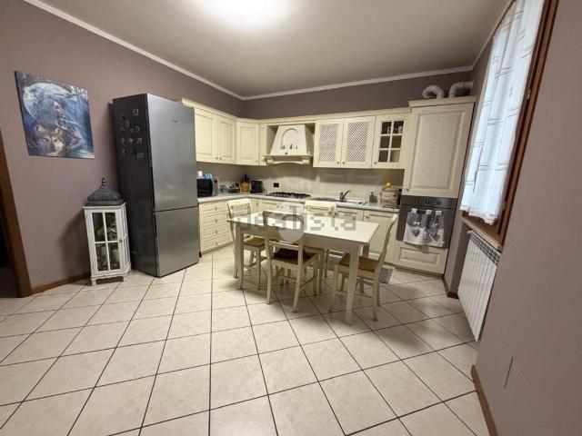 Appartamento in vendita di 80 m² in Via IV Novembre, 50